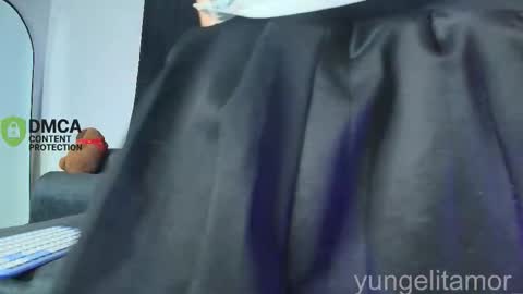 Snapshot of yungelitamor_ chatting on December 3, 5:15 am ELITA online show from December 3, 5:15 am