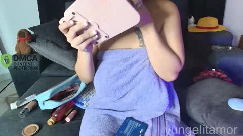 Snapshot of yungelitamor_ chatting on December 5, 4:54 am ELITA online show from December 5, 4:54 am