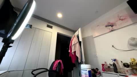 BbyTSSLut online show from March 21, 2:05 am