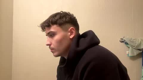 Snapshot of yungstudbev chatting on December 16, 1:53 am yungstudbev online show from December 16, 1:53 am