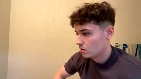 Snapshot of yungstudbev chatting on December 18, 7:08 pm yungstudbev online show from December 18, 7:08 pm