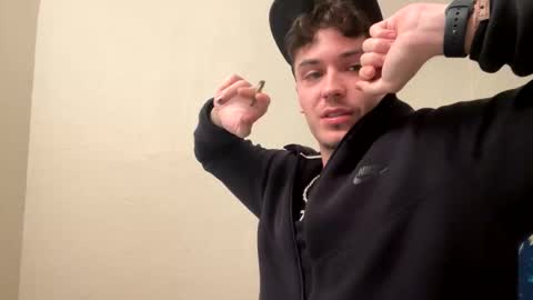 Snapshot of yungstudbev chatting on December 21, 5:14 am yungstudbev online show from December 21, 5:14 am