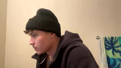 Snapshot of yungstudbev chatting on December 23, 6:11 am yungstudbev online show from December 23, 6:11 am