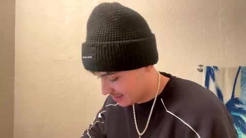 Snapshot of yungstudbev chatting on December 24, 11:33 pm yungstudbev online show from December 24, 11:33 pm