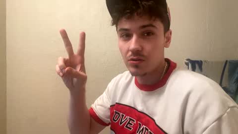 Snapshot of yungstudbev chatting on December 31, 8:15 am yungstudbev online show from December 31, 8:15 am