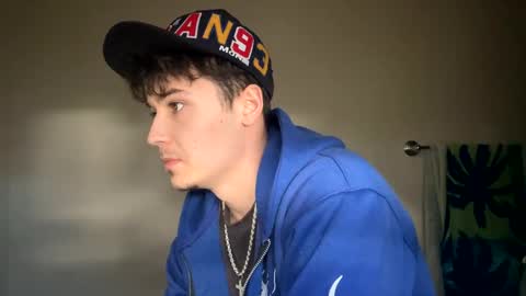 Snapshot of yungstudbev chatting on January 19, 2:49 pm yungstudbev online show from January 19, 2:49 pm