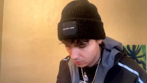 Snapshot of yungstudbev chatting on January 20, 1:21 pm yungstudbev online show from January 20, 1:21 pm