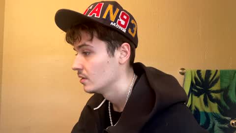 Snapshot of yungstudbev chatting on January 23, 3:43 pm yungstudbev online show from January 23, 3:43 pm