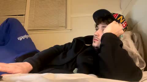 Snapshot of yungstudbev chatting on February 1, 12:40 am yungstudbev online show from February 1, 12:40 am