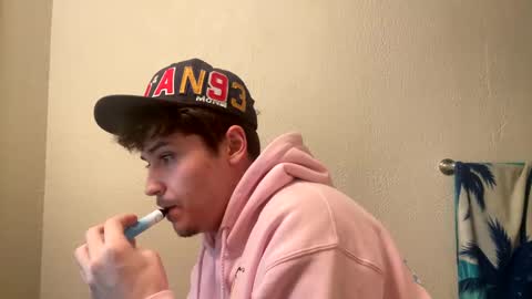 Snapshot of yungstudbev chatting on February 4, 5:21 am yungstudbev online show from February 4, 5:21 am