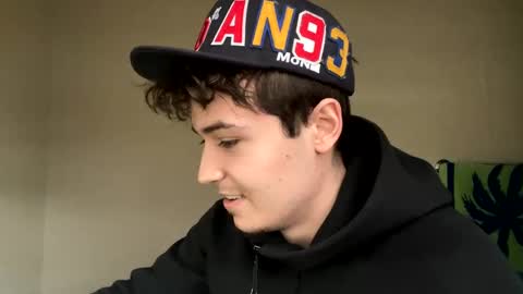 Snapshot of yungstudbev chatting on February 11, 8:31 pm yungstudbev online show from February 11, 8:31 pm