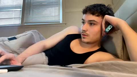 Snapshot of yungstudbev chatting on February 25, 9:24 pm yungstudbev online show from February 25, 9:24 pm