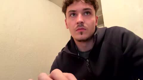 Snapshot of yungstudbev chatting on September 13, 12:10 am yungstudbev online show from September 13, 12:10 am