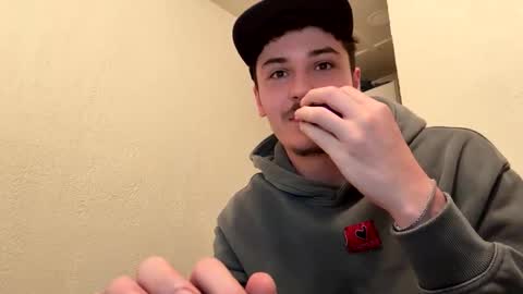 Snapshot of yungstudbev chatting on September 19, 12:23 am yungstudbev online show from September 19, 12:23 am