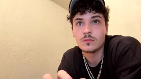 Snapshot of yungstudbev chatting on October 23, 12:32 am yungstudbev online show from October 23, 12:32 am