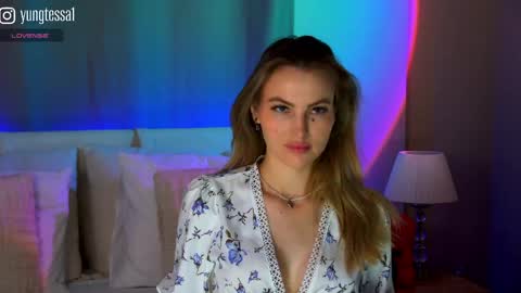 Snapshot of yungtessa chatting on June 9, 10:38 am Tessa online show from June 9, 10:38 am
