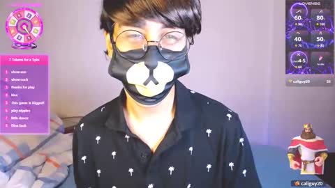 Snapshot of yuniorb chatting on May 26, 3:35 am the puppy boy online show from May 26, 3:35 am