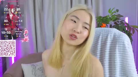 Yunna  online show from March 5, 1:12 am