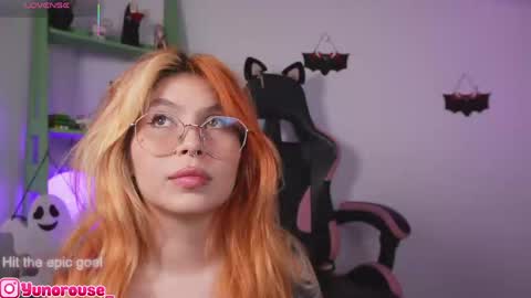 yunorose_ online show from November 10, 5:28 am