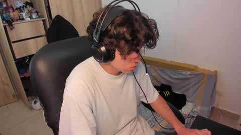 yurii_moody online show from November 15, 7:32 pm