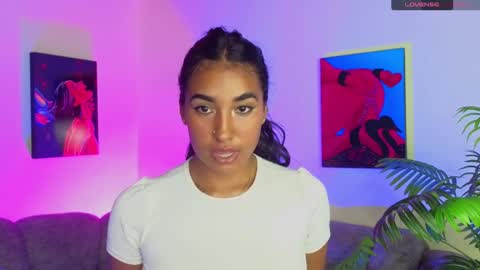 Snapshot of yurumar_ chatting on December 7, 12:52 am yurumar_ online show from December 7, 12:52 am