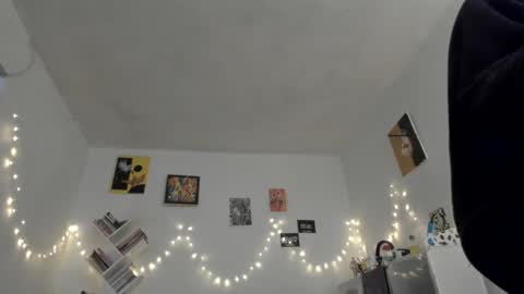 Snapshot of yury_sun chatting on December 1, 6:30 pm paola online show from December 1, 6:30 pm