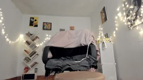 Snapshot of yury_sun chatting on December 10, 1:11 am paola online show from December 10, 1:11 am