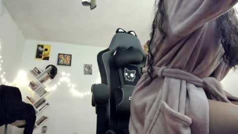 Snapshot of yury_sun chatting on January 12, 10:33 pm paola online show from January 12, 10:33 pm