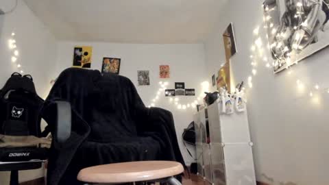 Snapshot of yury_sun chatting on February 2, 11:00 pm paola online show from February 2, 11:00 pm