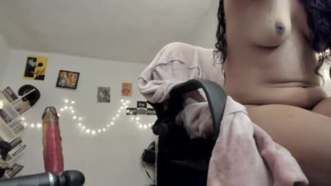 Snapshot of yury_sun chatting on February 3, 2:03 am paola online show from February 3, 2:03 am