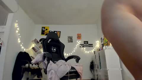 Snapshot of yury_sun chatting on February 20, 4:50 am paola online show from February 20, 4:50 am