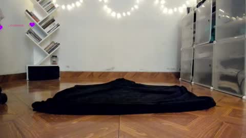 Snapshot of yury_sun chatting on February 25, 1:20 am paola online show from February 25, 1:20 am