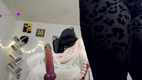 Snapshot of yury_sun chatting on March 1, 11:04 pm paola online show from March 1, 11:04 pm