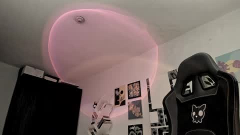 paola online show from April 6, 2:31 am