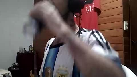 Yuumi online show from April 12, 5:45 am