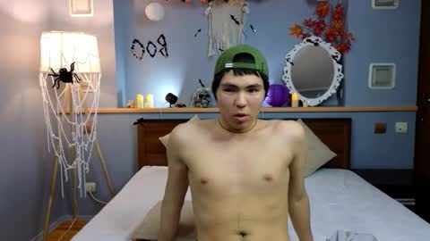 Snapshot of yuvibe chatting on October 31, 2:18 pm Yu online show from October 31, 2:18 pm