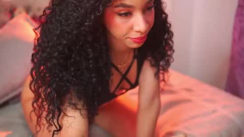 Yuyi Cam online show from November 8, 2:01 am