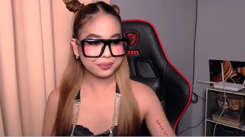 Snapshot of yvannasilva18 chatting on February 7, 3:12 am jai online show from February 7, 3:12 am