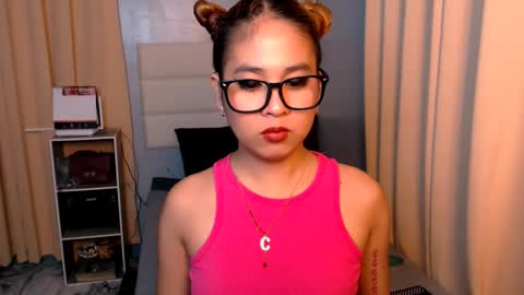 Snapshot of yvannasilva18 chatting on February 26, 12:36 pm jai online show from February 26, 12:36 pm