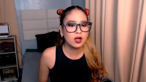 Snapshot of yvannasilva18 chatting on February 27, 3:48 pm jai online show from February 27, 3:48 pm