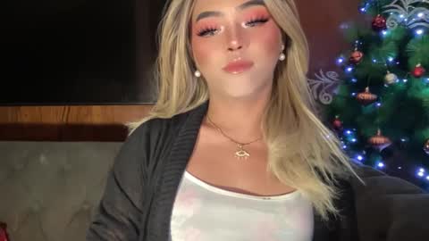 Miss Cali online show from December 8, 3:24 pm