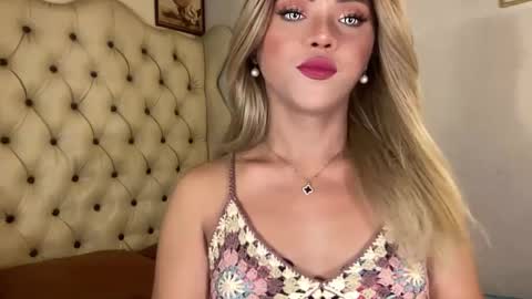 Miss Cali online show from February 1, 8:08 am