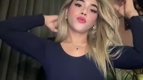 Snapshot of yvonne_guidotti chatting on May 4, 9:22 pm Miss Cali online show from May 4, 9:22 pm