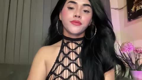 Snapshot of yvonne_guidotti chatting on May 22, 6:24 pm Miss Cali online show from May 22, 6:24 pm