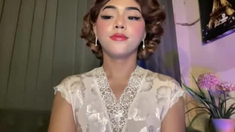 Snapshot of yvonne_guidotti chatting on May 25, 10:05 pm Miss Cali online show from May 25, 10:05 pm