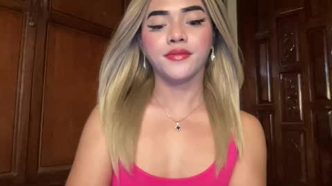 Snapshot of yvonne_guidotti chatting on May 29, 7:01 pm Miss Cali online show from May 29, 7:01 pm