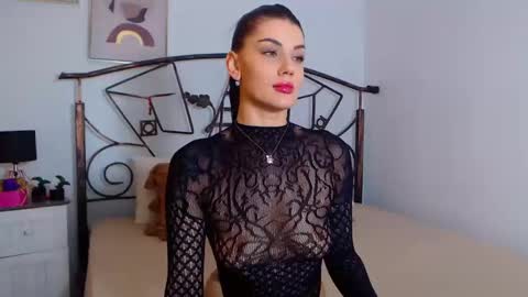 I V Y   online show from December 10, 8:27 pm