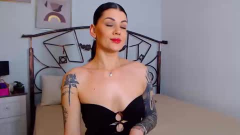 I V Y   online show from December 26, 8:53 pm