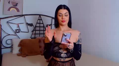 I V Y   online show from January 5, 12:20 am