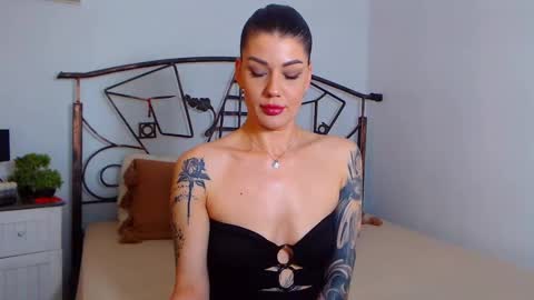 I V Y   online show from January 24, 8:54 pm